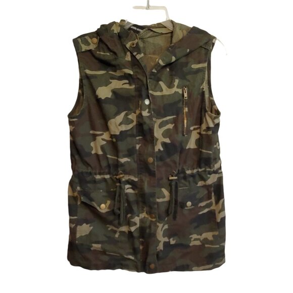 Zenana Outfitters Camouflage Utility Vest with Hood - Picture 1 of 13